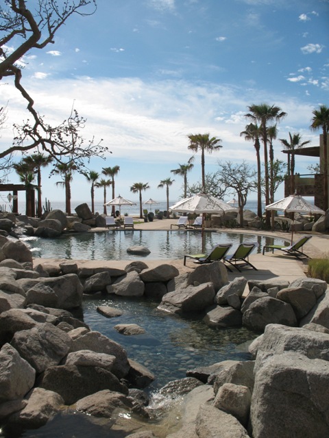 Capella Resort & Residences, rocky pool